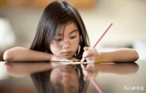 科学家 “左撇子”娃比普通人更聪明？科学家：左撇子远没你想的那么简单