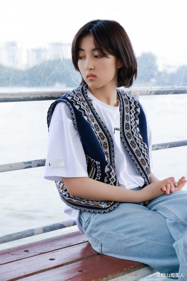 峨眉山周美人|张子枫欧阳娜娜合体拍大片，甜美少女×清澈少年，青春气息满满