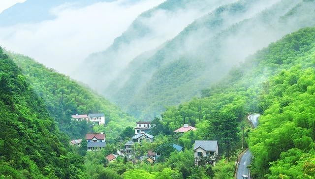 玉龙雪山 这座全网几乎0差评的小县城,被誉为“江浙小瑞士”,凭什么?