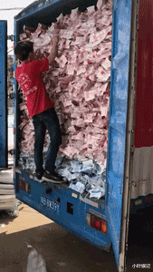 小叶娱记|女朋友把我绿了！当天就赔给了我一个新女朋友，太刺激了