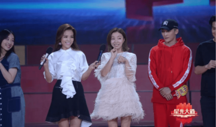 央视|2021年八位现象级网红：有人被膜拜成顶流，有人刚火就凉凉