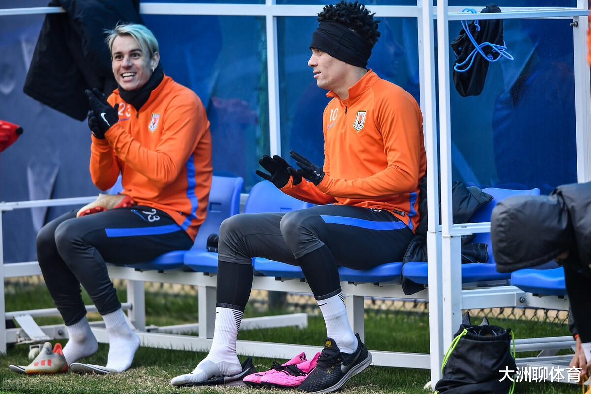 中超|昨天15点！中超爆出猛料：鲁能核心外援将前往中国，郝伟全速冲冠