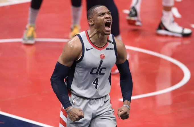 比尔|47年的等待，现役“上古神兽”诞生！比尔50分，实际只得了1分!