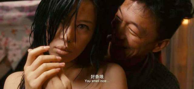 余男|她的国际地位不输章子怡，从不接广告和综艺，如今44岁仍然单身