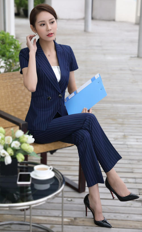 |女面试官：人人人人人是啥字？答“众”的被淘汰，高情商回答录取