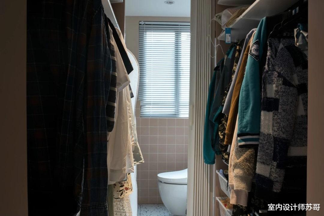 120平的四口之家,竟然没有一个柜子?但收纳功能十分的强大