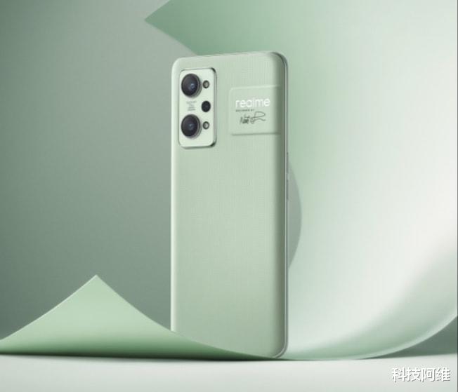 realme|仅售2599元起,realme新机定价亲民,已成小米12系列新劲敌