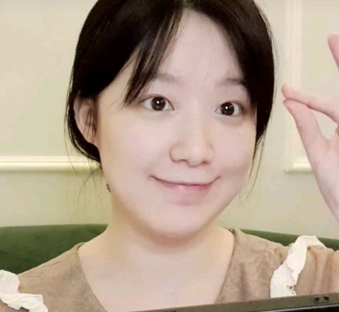 叶舒华|作为女团门面直播睡觉真的这么严重吗