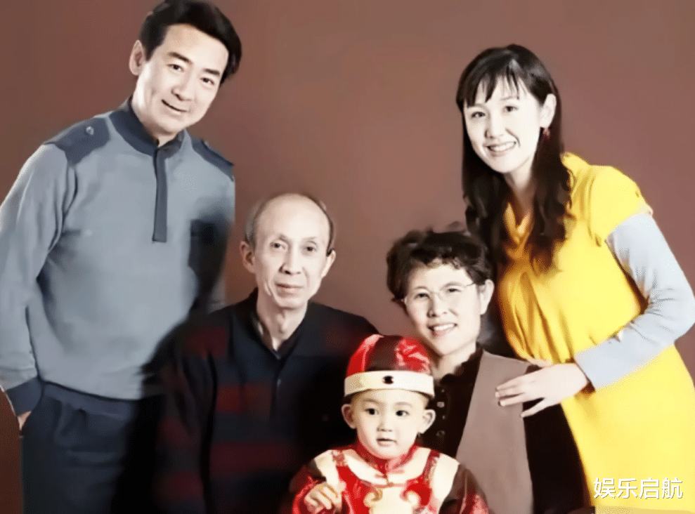 曾馨莹|50岁老戏骨寇振海爱上小24岁的李婷，父母要跟李婷断绝关系，寇振海立下赌约