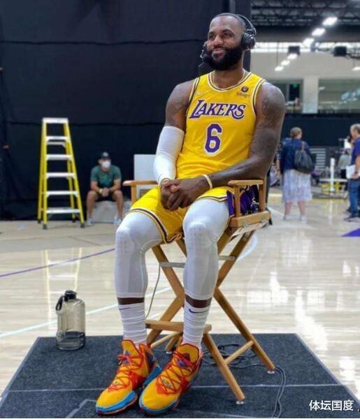 得分王|强如杜兰特生涯586场砍下25分,历史第7,排在前6位的是哪些大神?