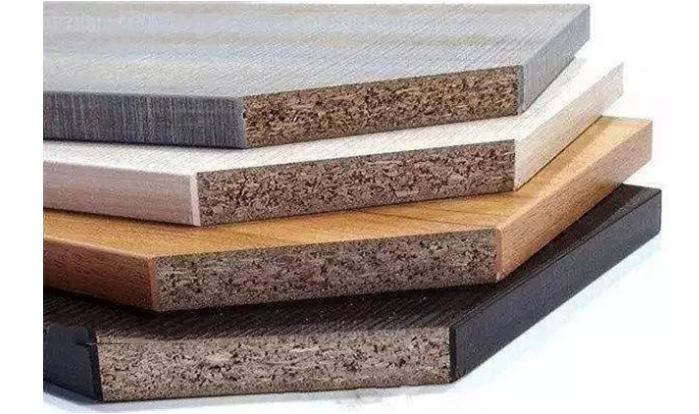 定制衣柜用什么板材好？5大板材优缺点这样一对比，一目了然！