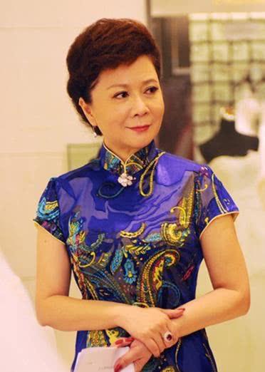 蔡明|她与儿子签订37岁前结婚协议，如今35岁了至今未有结婚消息