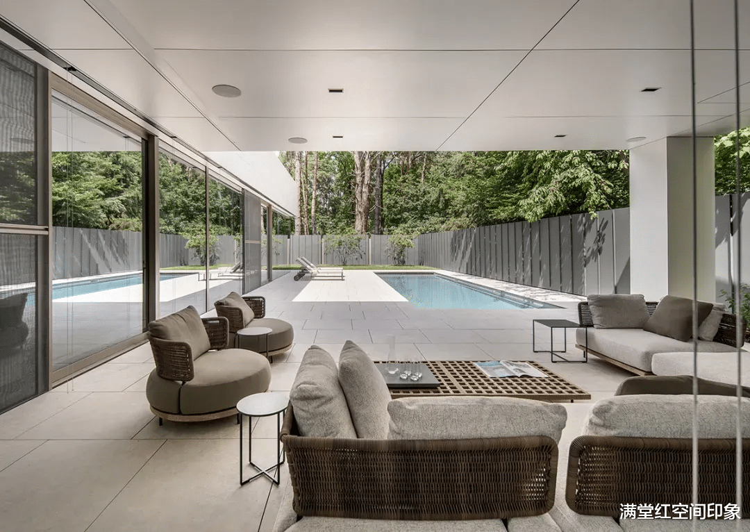 奢而不华，现代美感极佳的豪宅设计