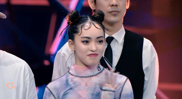 韩宇|韩宇遗憾出局，刘宪华战队只剩三人，萌新队长真诚道歉很感人