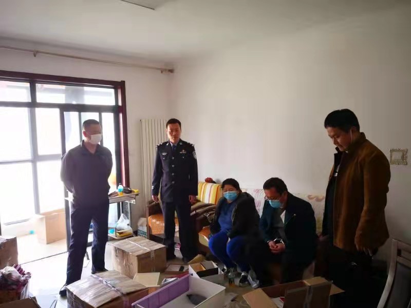 民生播报 郑州警方成功捣毁一处制假售假窝点 涉案金额近10万余元