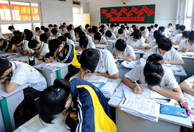 大树说教育|毛坦厂中学被质疑走下坡路？仅一人考上清华，985名校人数在下降