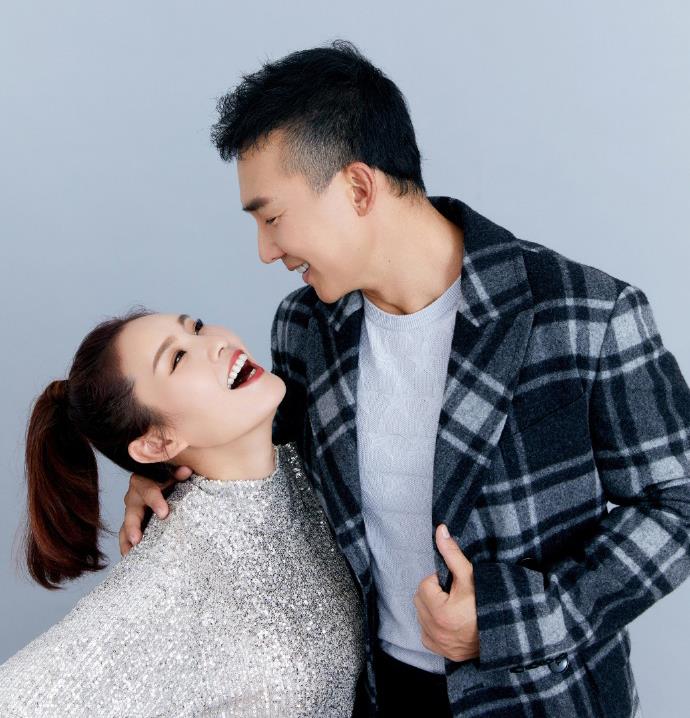 明星|明星刘耕宏俩口子直播卖草莓，被指价格贵，没多少人下单显尴尬