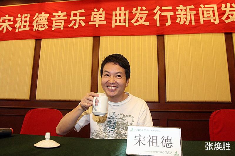 何炅|何炅被吴亦凡拖下水！被喊滚出娱乐圈，宋祖德发声《快本》开除他