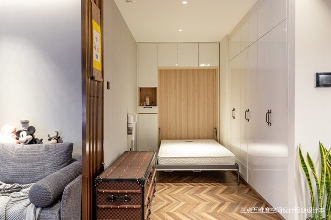 |一个人 一只狗 把家打造的酷到爆炸！！