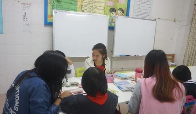 依科育儿吧|辅导班“垮了”，家长能“躺平”吗？几种新的培训模式或将兴起