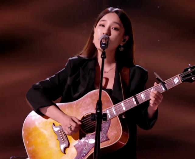 王菲|好声音唯一“男丁”遭淘汰，王靖雯成功逆袭，5强全剩女声