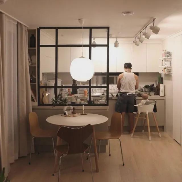 96平住一家三口，家居布置得简单唯美，生活过得别提多精致了