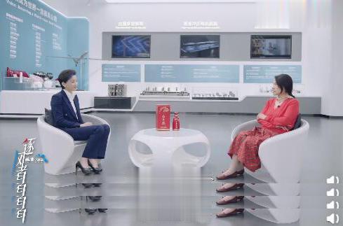 董明珠|董明珠称年轻人找工作把钱放第一位！董明珠：现在年轻人不知道艰苦，更喜欢做投资、金融