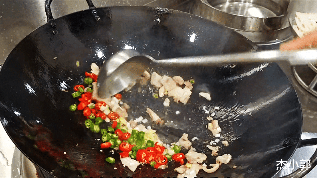 深秋滋养进补，记得吃9食做3事，防秋寒从脚起，养生要牢记8注意