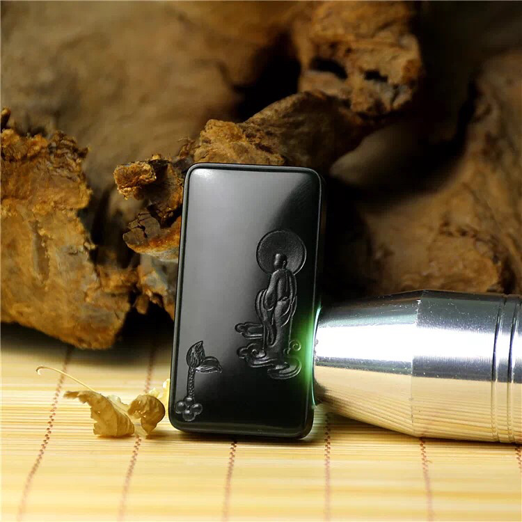 |不同的人戴着不同的和田玉，不同的和田玉寓义也不同