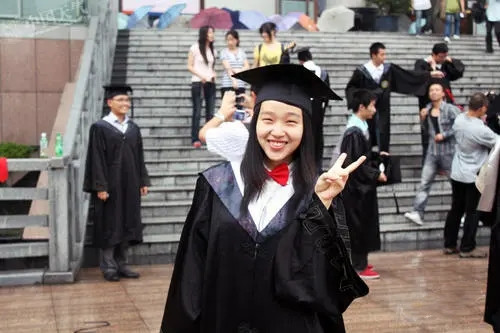 本科生|国内本科生到底值不值钱？这份真实数据很扎心，就业竞争太大了