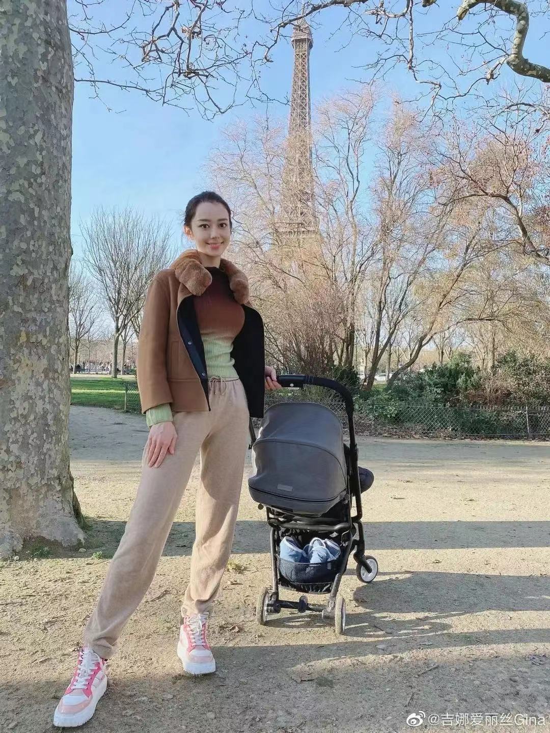 吉娜·爱丽丝|郎朗吉娜外出溜娃!吉娜穿紧身衣身材傲人,郎朗却胖得似发面馒头,真该减肥了