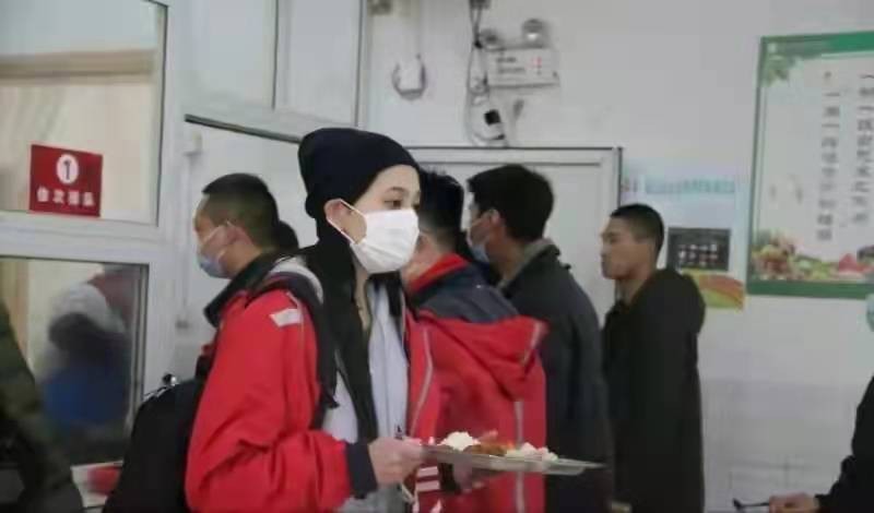 时尚风行派|毛阿敏女儿低调出道！素颜出镜演袁泉女儿神似蒋勤勤，穿搭好朴素