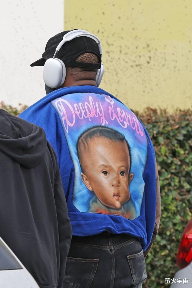 岳云鹏|妻子金·卡戴珊与28岁帅哥公开恋情,Ye街头展示完美肌肉