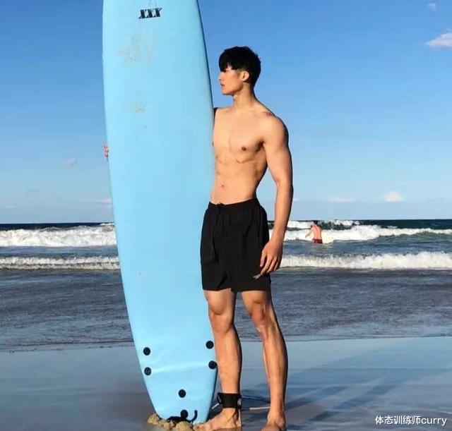 健身|贵州25岁大学老师一夜爆火，酷爱健身，一身健壮肌肉圈粉无数