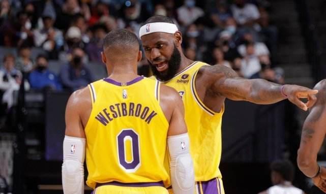 湖人队|NBA常规赛：残阵对残阵，老詹战哈登，湖人捅破篮网