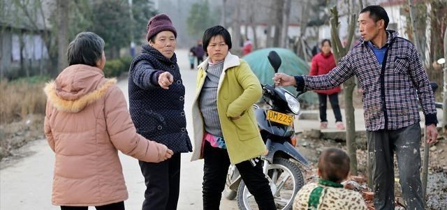 缘来妈咪|“嫌你穷怕你富”大伯一家趁人之危,让我领悟亲戚的另一种本质