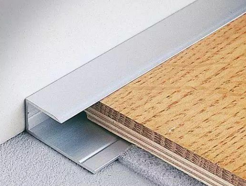 家里装修要不要装踢脚线？聪明人都这样做，美观大气还耐用