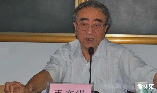培训机构|因为一道小学数学题，网友们吵翻了