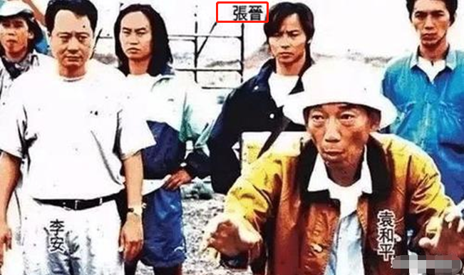 张晋|因练武肌肉坏死,穿女装当章子怡替身,硬汉张晋为何变搞笑担当?