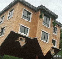 “在老家建了一栋房子,可工人把图纸拿反了!”