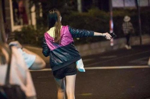 醉酒女大学生事件回顾:女孩喝醉后,男生将其拉去宾馆竟死在房中