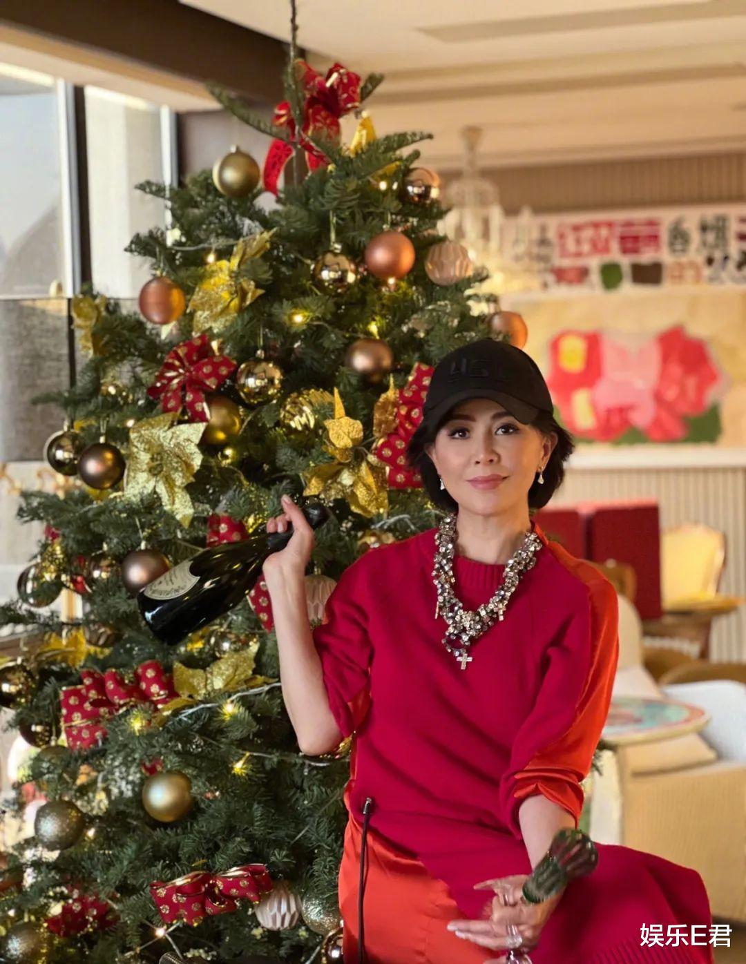 陈红|梁朝伟平安夜晒圣诞树，意外曝光上海古典别墅?，由刘嘉玲斥资亿元购入