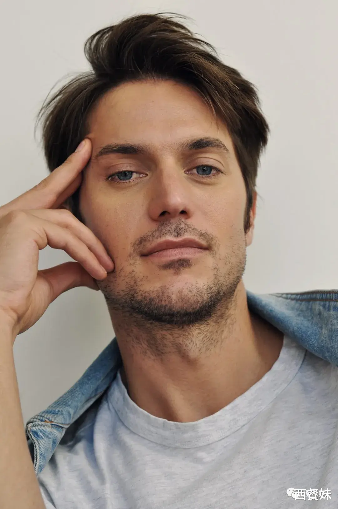 王嘉尔|网飞男星爆红后却竟抱怨不想做性感法国男? 不想做花瓶!