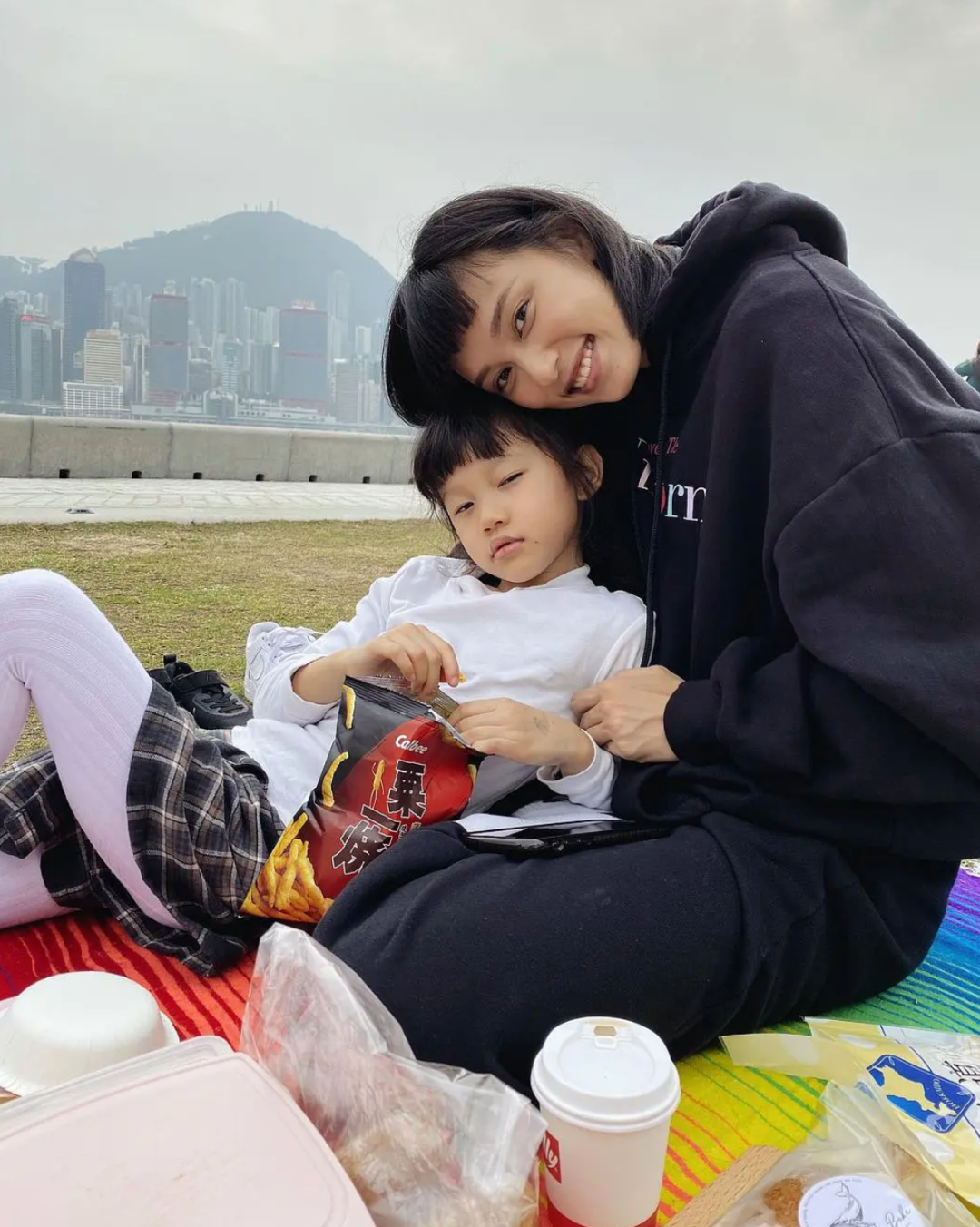 王丹妮|24岁未婚先孕，32岁再现梅艳芳，这个女人不简单