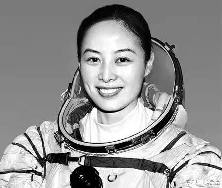 陈漫|陈漫迪奥作品丑化亚裔，国内艺术家不该哗众取宠，更不该含沙射影