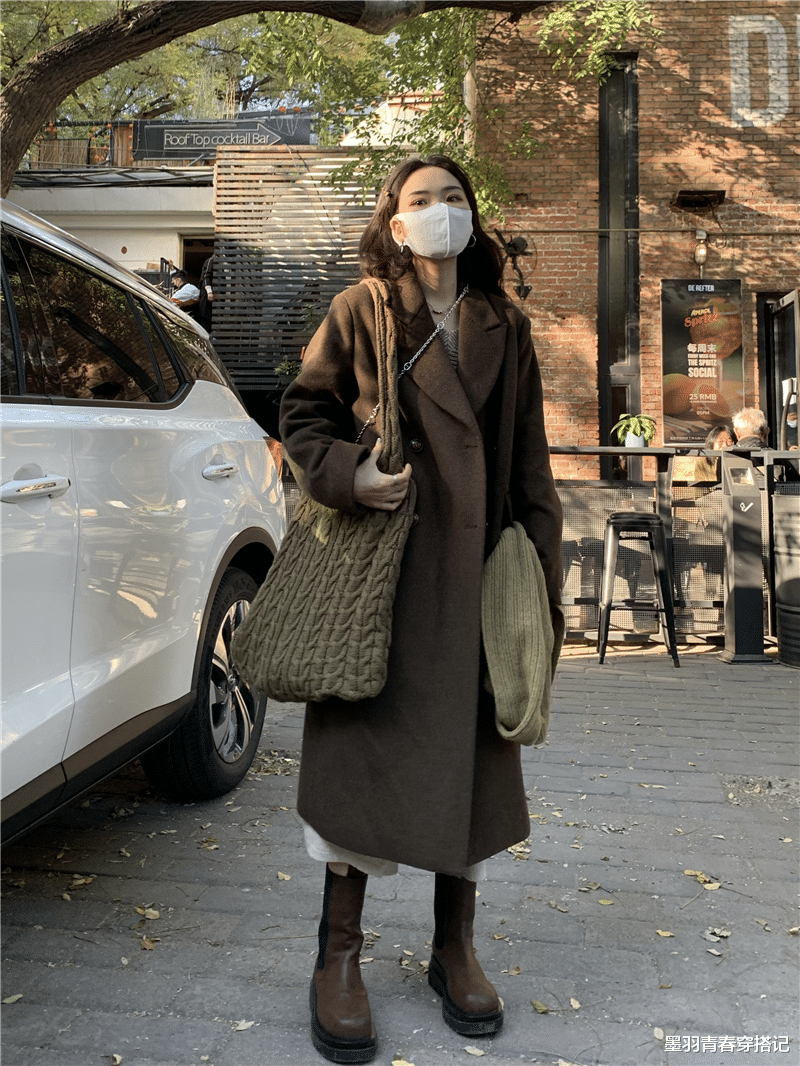 大衣|有一种时尚叫“大衣+短靴”，优雅、大方，上班女孩都爱