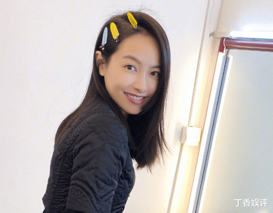 泡面|宋茜8年没染发，晒出染发过程瞬间引关注，粉紫渐变发色太绝了！