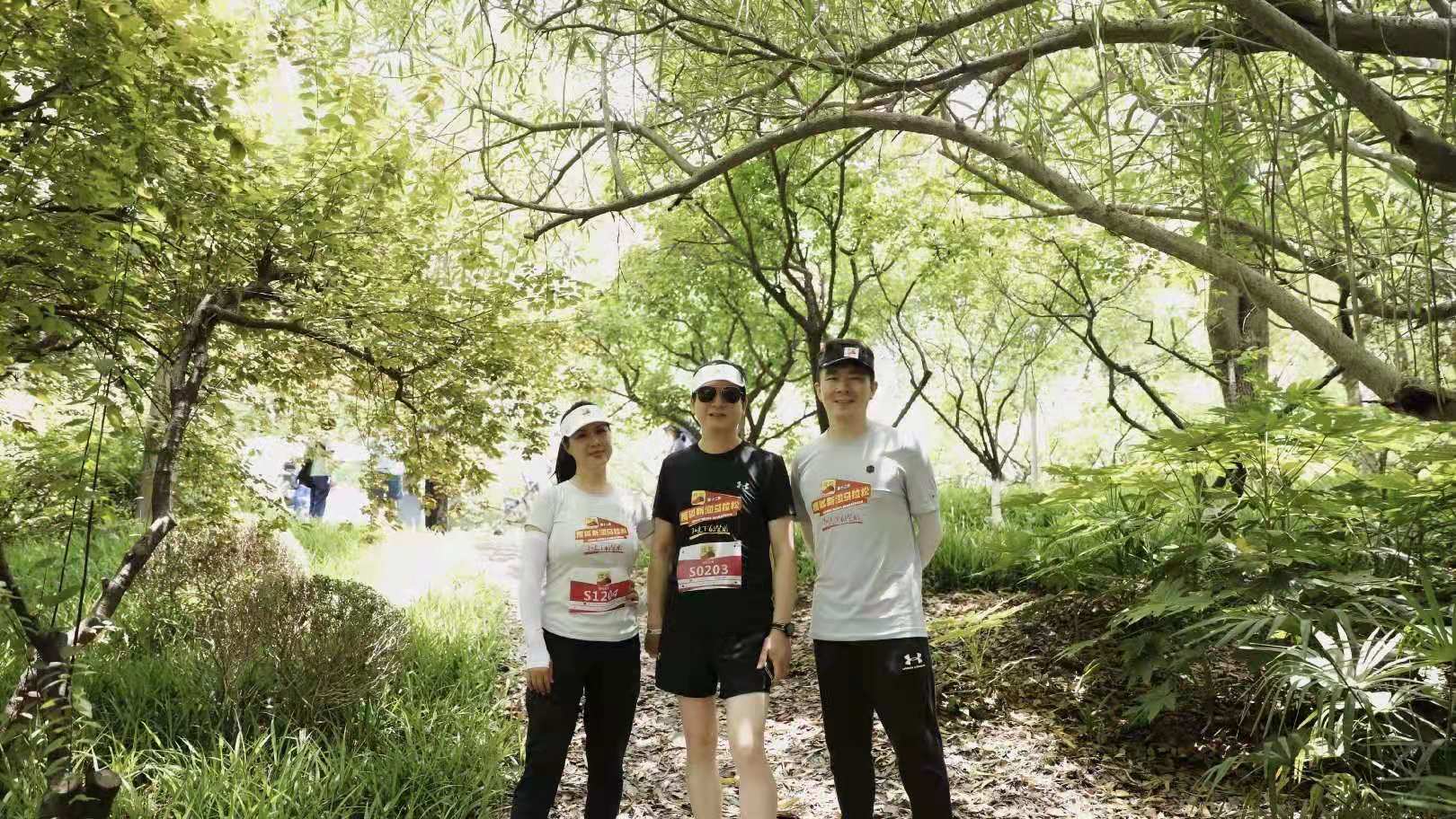 郑爽|售卖郑爽别墅的中介一夜之间净赚400万，同行开心地跳舞，朋友圈决定人生的高度