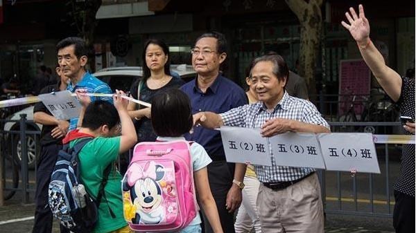 依科育儿吧|小学生“倒数第一试卷”火了,老师看后直呼:智商太高我真教不了