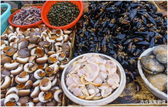 尿酸|尿酸偏高，不能吃豆腐？医生提醒：3种食物，比猪肉嘌呤高42倍，莫贪嘴